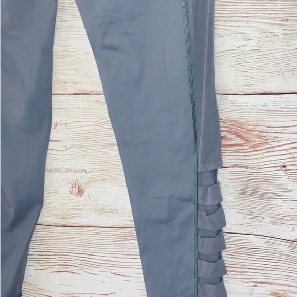 Set of two Victoria Secret leggings excellent - Picture 2 of 12